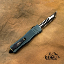 Load image into Gallery viewer, Medium Denali Devildog OTF knife, 8.25 inches open
